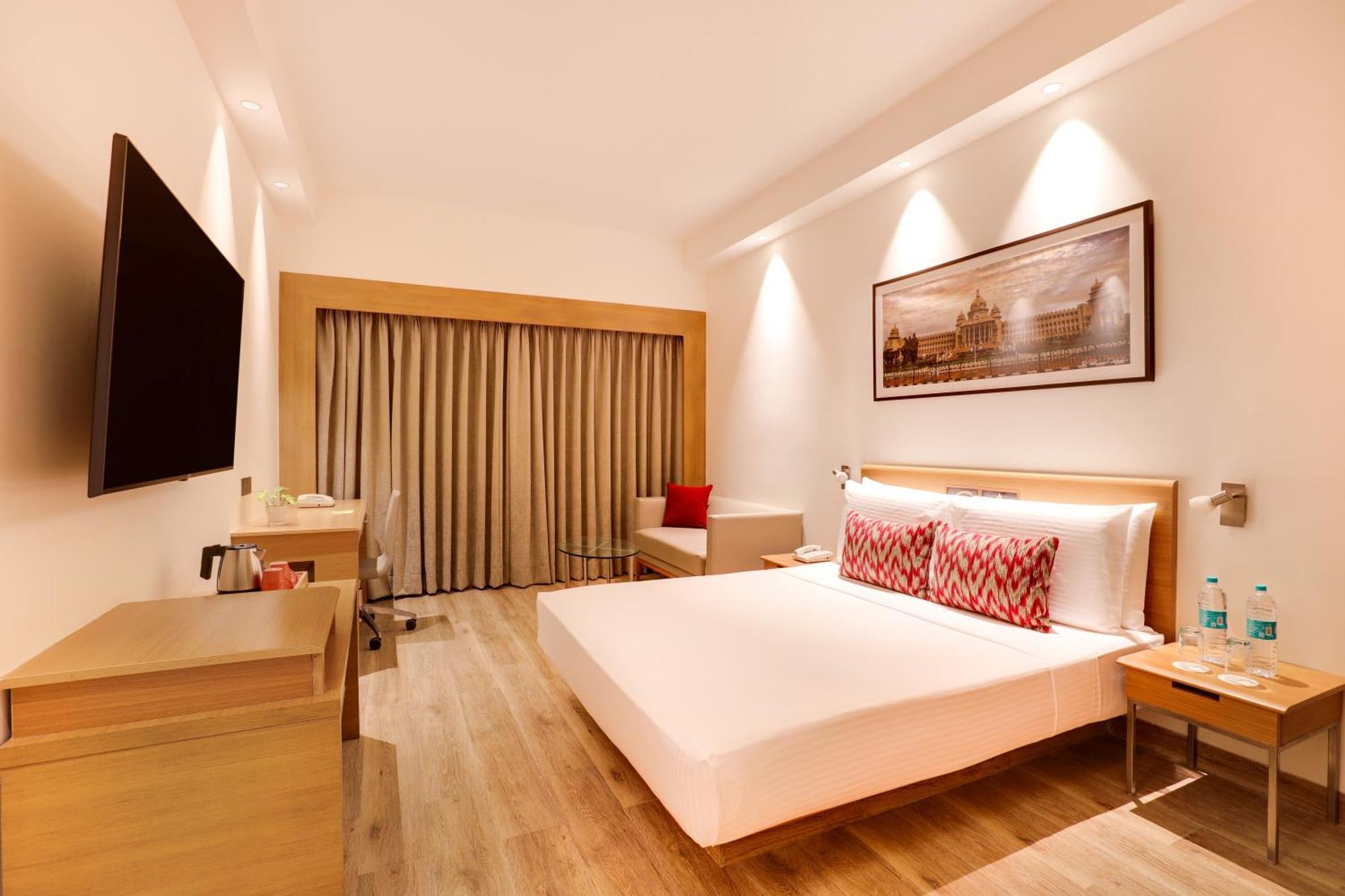 העיר בנגלור Lemon Tree Hotel Electronics City מראה חיצוני תמונה