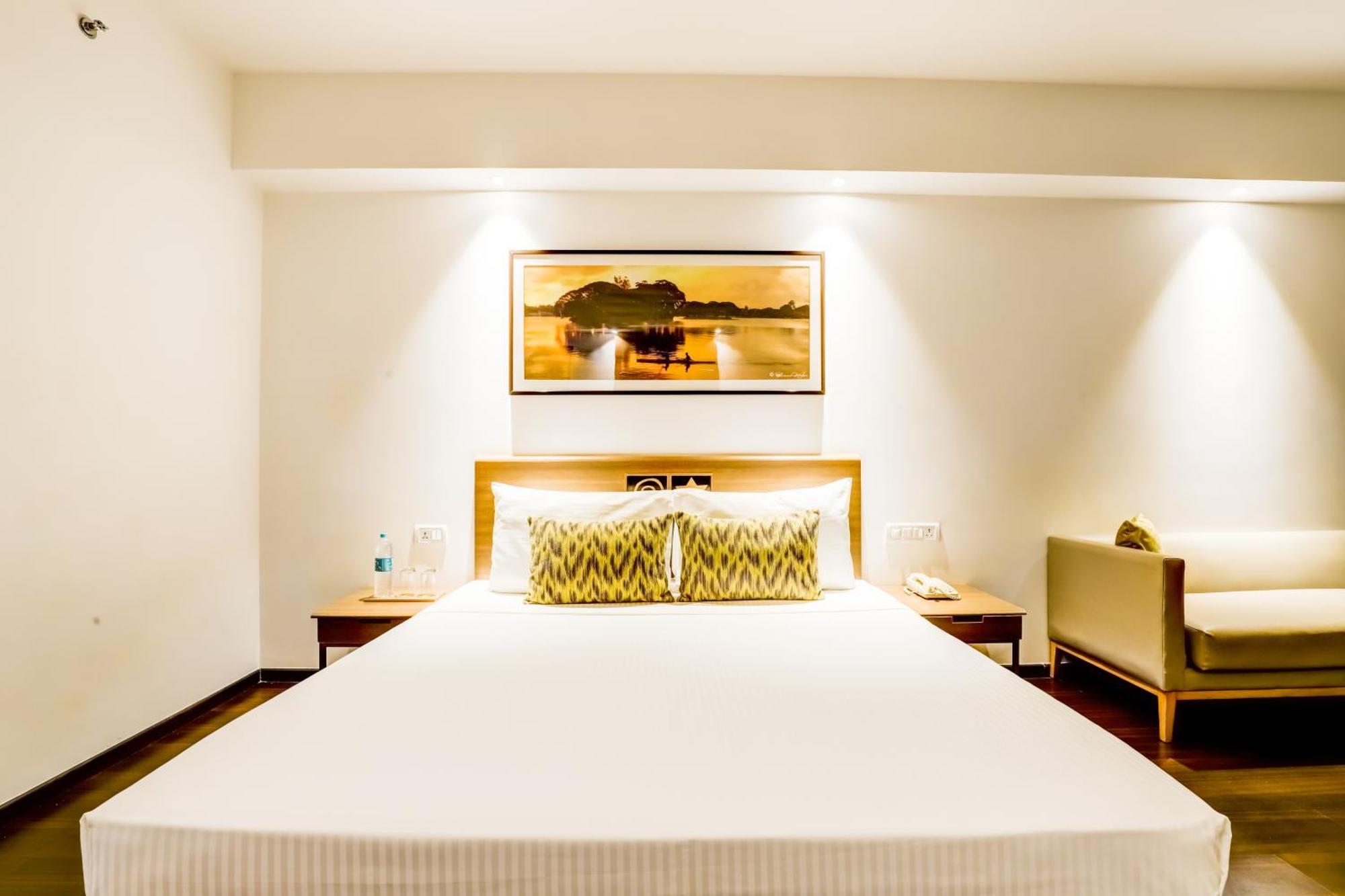 העיר בנגלור Lemon Tree Hotel Electronics City מראה חיצוני תמונה