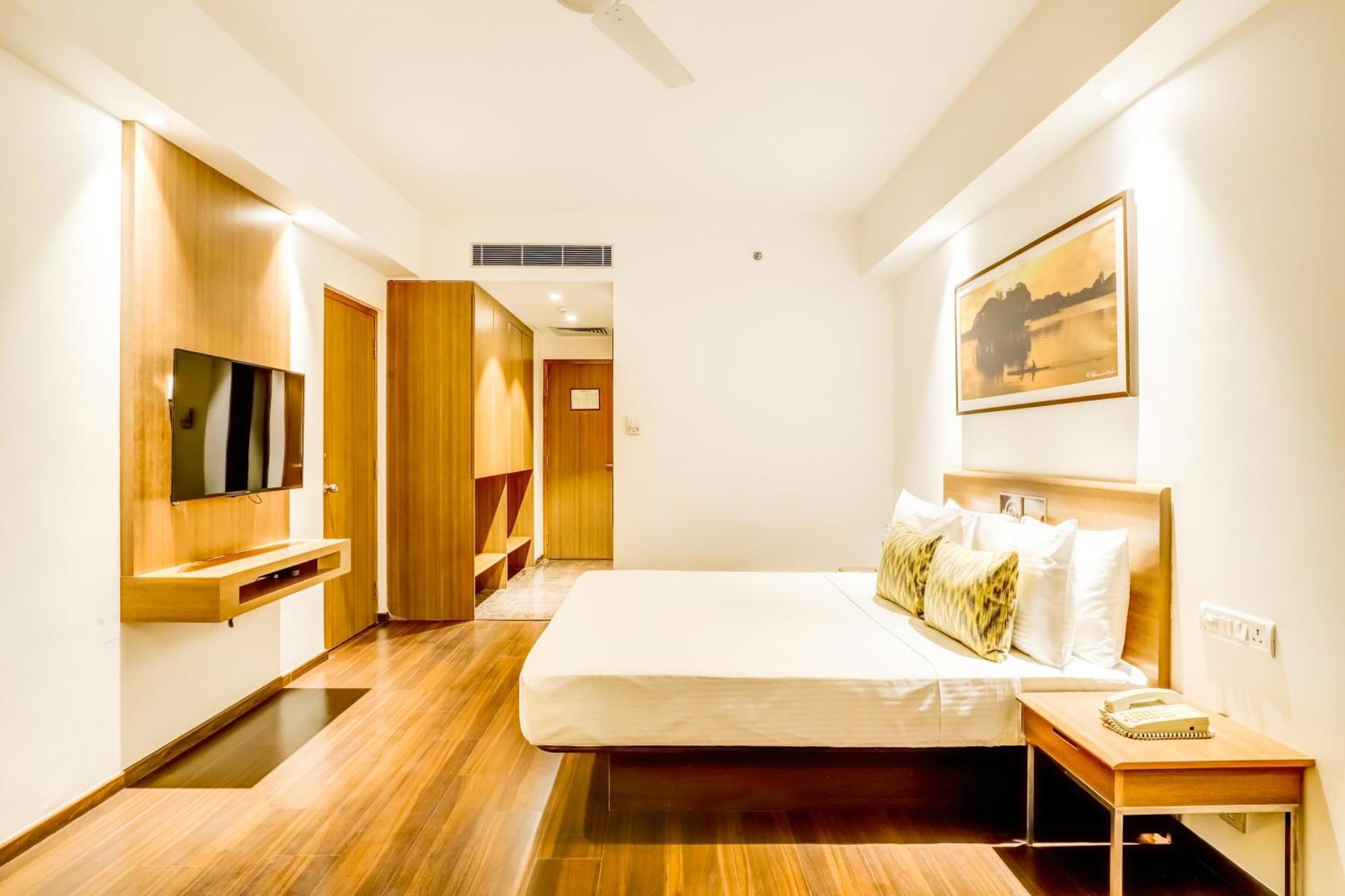 העיר בנגלור Lemon Tree Hotel Electronics City מראה חיצוני תמונה